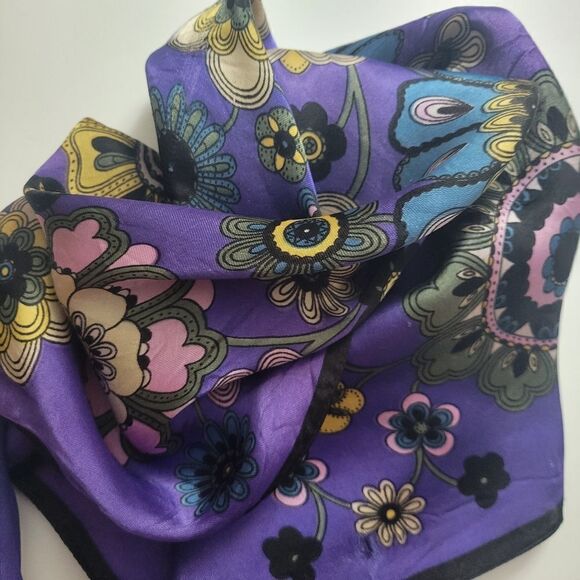 60s Groovy Floral Scarf - Picture 5 of 9